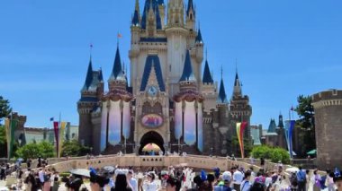 Şehrin en ünlü kulesi.