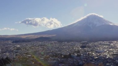 Fuji, kar ve kış mevsiminde beyaz dağ