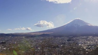 Fuji Dağı 'nın manzarası. Fuji sonbahar mevsiminde