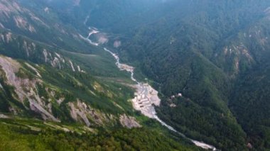 Dağların güzel manzarası