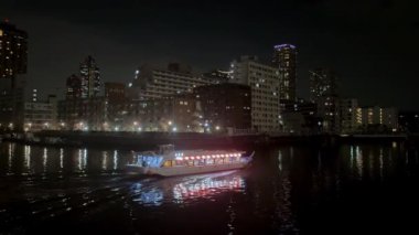 Şehrin gece manzarası