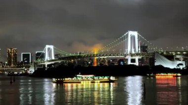 Şehrin güzel gece manzarası