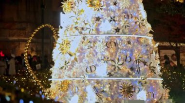 Işıklı Noel ağacı