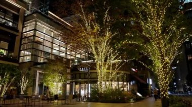 Barselona şehrinin gece manzarası