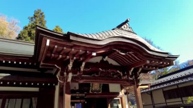 Kyoto, Japonya - 13 Ekim, 2016 - Kimliği belirsiz insanlar Kyoto Japonya 'daki ünlü tapınağı ziyaret ediyor..