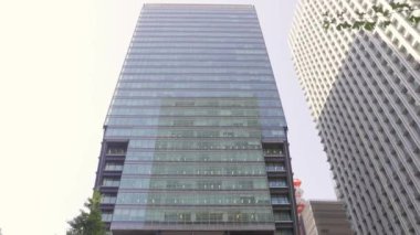 Şehrin modern binası