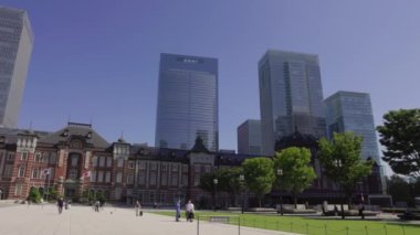 Tokyo, Japonya - Mayıs 29, 22, 18: İnsanlar Tokyo Belediye Binası 'nı ziyaret ediyor. Tokyo şehri ana hükümettir.