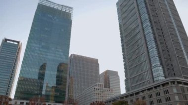 Şehirdeki modern binalar