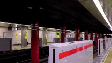 Tokyo-Japonya, Japonya 'daki Japon metro treni, 2 Mayıs 10..