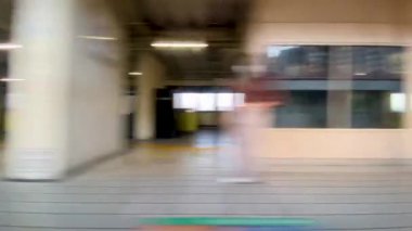 Bir şehrin bulanık arkaplanı