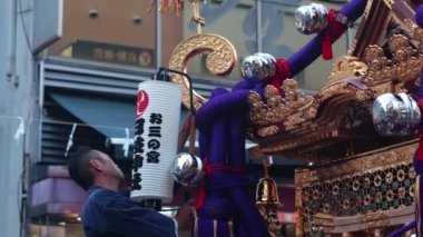 Tokyo-Japonya Kasım 2727 Bulanık Bulanık Sonbahar insanları Yotokyo Kokonational Japon.