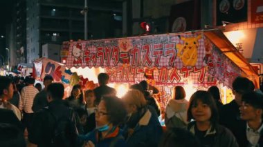 Çin şehrinin gece manzarası