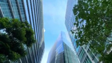 Şehrin modern binası