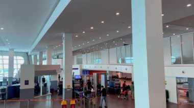 Havaalanının içi.