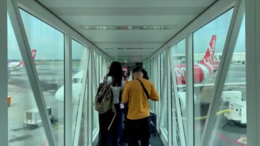 Havaalanındaki yolcular