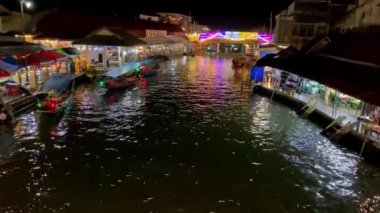 Vietnam Adası 'nın gece manzarası.