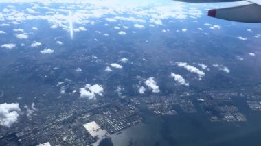 Şehrin üzerinde bulutlar