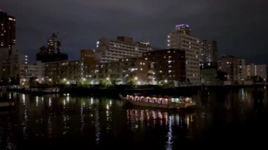 İsveç 'teki Stockholm şehrinin gece manzarası