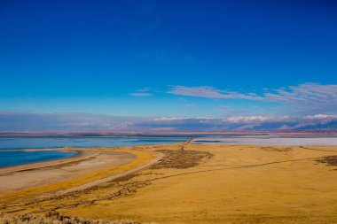 Güzel göl manzarası