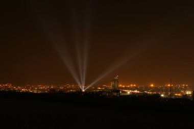 Barselona şehrinin gece manzarası
