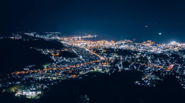 Tepeden Bokeh 'in gece manzarası