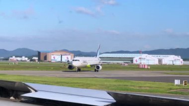 Havaalanındaki uçak.