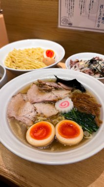 Japon ramen erişte çorbası