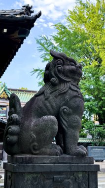 Aslan heykeli, Çin 'in başkentinin en ünlü simgesi olan eyaletin şehrinde.