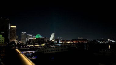 Şehrin güzel gece manzarası