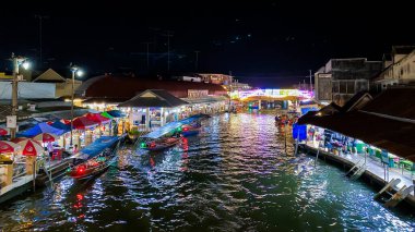 Şehrin güzel gece manzarası