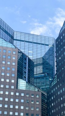 Şehrin modern binası