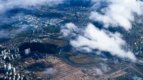 Hong Kong şehrinin hava görüntüsü.