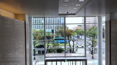 Şehirdeki modern ofis binası