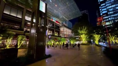 Barselona şehrinin gece manzarası