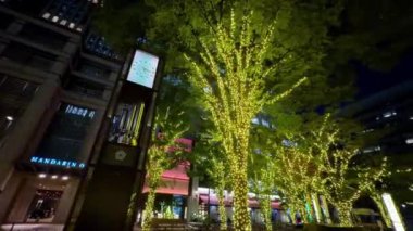 Barselona şehrinin gece manzarası