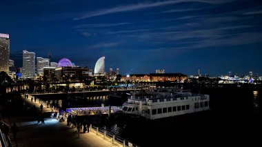 Barselona - 17 Ağustos, 27: 00 Barselona 'daki marina körfezi manzarası