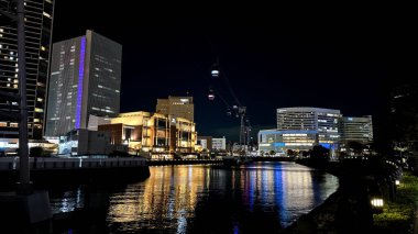 İsveç 'teki Stockholm şehrinin gece manzarası