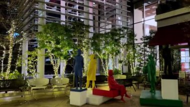 Şehrin modern binası