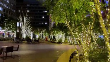 Barselona şehrinin gece manzarası