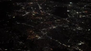 Barselona şehrinin gece hava manzarası