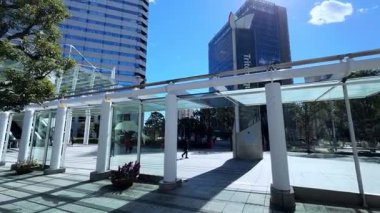 Şehrin modern binası