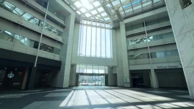 Şehrin modern binası