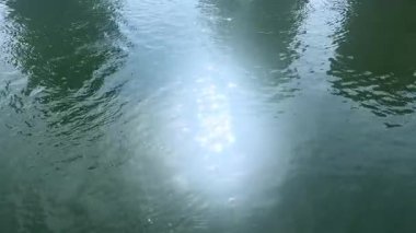 su yüzey dalgaları ile