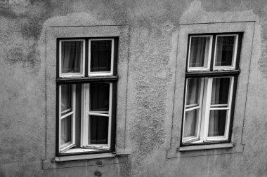 Duvardaki pencereler