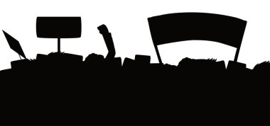 Kalabalık protesto, yükseltilmiş yumruklar, siyah siluet pankartlar ve pankartlar.