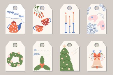 Hediye kutuları, bavullar, hediyeler, adres etiketleri. Noel ağacı, Noel çanı, fincanlı çaydanlık, Noel çelengi, mumlar ve eldivenli vektör etiketleri ve metin için yer. 