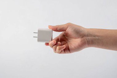 El ve USB kablo adaptörü, USB tip A C evrensel dolgu kablosu, cep telefonu aksesuarı beyaz arka planda izole edildi.