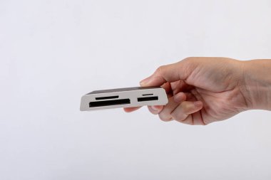 Beyaz arkaplanda bulunan dış jenerik USB 3.0 Kart Okuyucusunu Kapat.