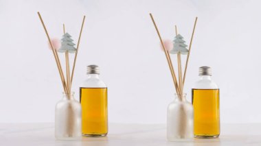 Beyaz arka planda izole edilmiş çubuklu dağıtıcı şişeleri 