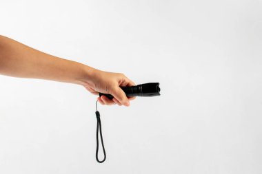 Beyaz bir arkaplanda el feneri bulunan elektrik LED feneri